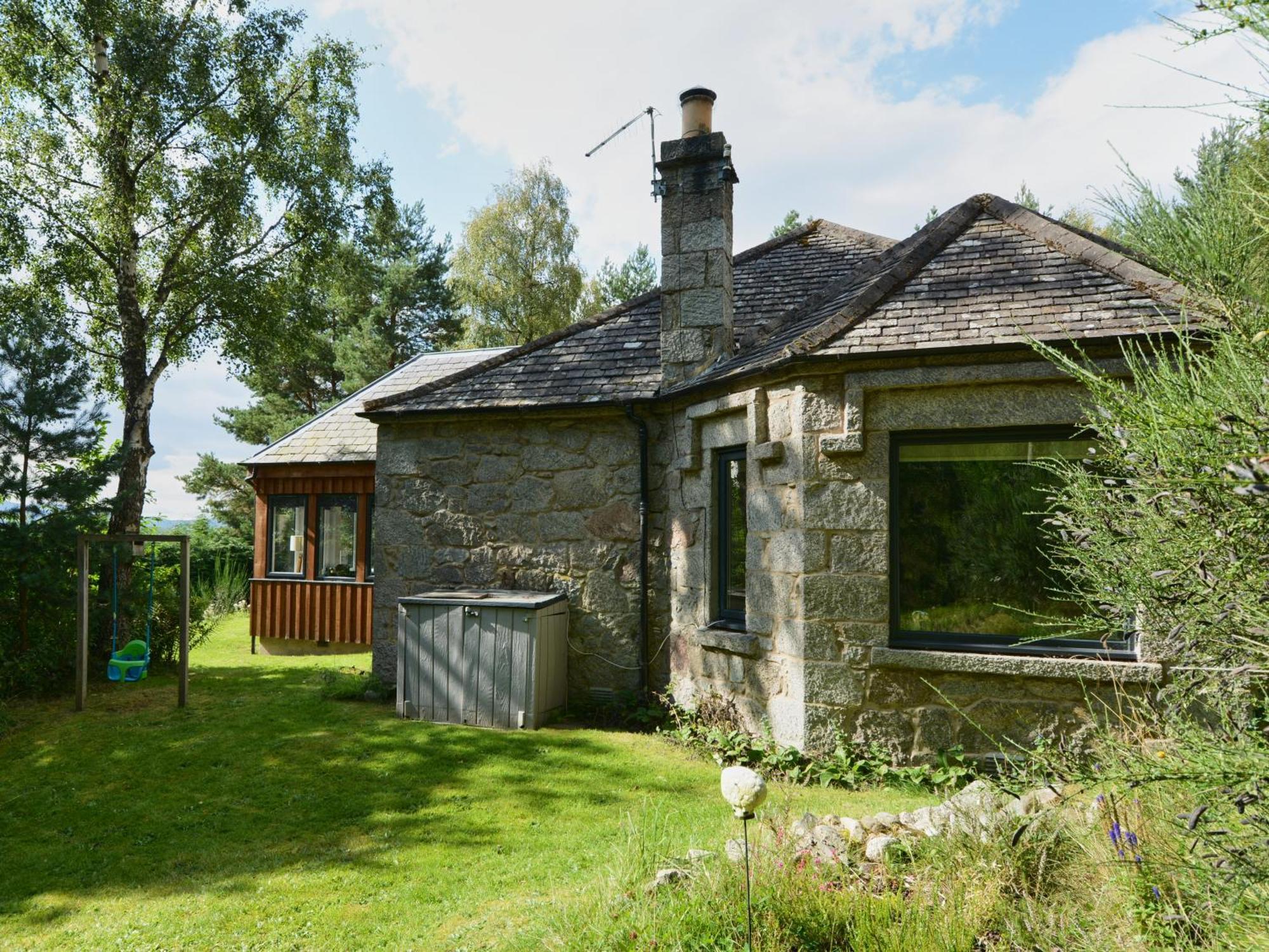 Amazing Cottage With Private Indoor Swim Pool And Hot Tub Grantown-on-Spey Εξωτερικό φωτογραφία
